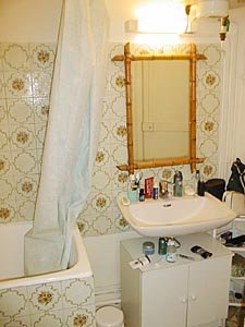 Paris 3 Bedroom apartment - bathroom 1 (PA-1620) photo 1 of 3