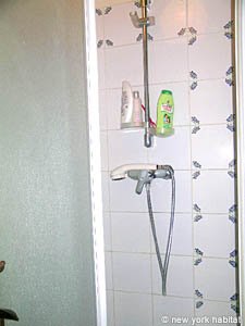 Paris 3 Bedroom apartment - bathroom 2 (PA-1620) photo 2 of 4