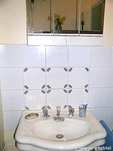 Paris 3 Bedroom apartment - bathroom 2 (PA-1620) photo 4 of 4