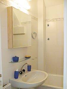 Paris Studio/T1 logements location appartements - salle d'eau (PA-1637) photo 2 de 4