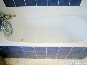 Paris 2 Bedroom apartment - bathroom 1 (PA-1669) photo 3 of 3