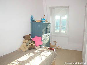 Paris 2 Bedroom apartment - bedroom 2 (PA-1669) photo 2 of 2