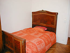 Paris T2 appartements location vacances - chambre (PA-1772) photo 2 de 3