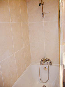 Paris T2 appartements location vacances - salle d'eau 1 (PA-1772) photo 3 de 3