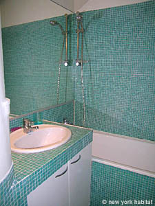 Paris T3 logements location appartements - salle d'eau 1 (PA-1809) photo 1 de 3