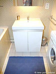 Paris Studio/T1 logements location appartements - salle d'eau 1 (PA-1816) photo 2 de 3