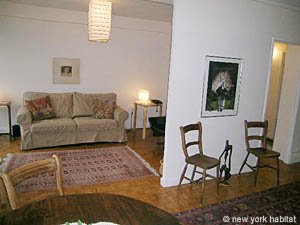 Paris T2 logement location appartement - s&eacute;jour (PA-1907) photo 2 sur 8