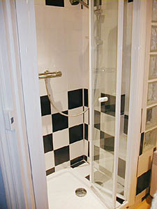 Paris 4 Zimmer wohnungsvermietung - badezimmer 1 (PA-1913) photo 2 von 3