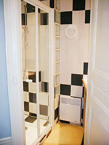 Paris 4 Zimmer wohnungsvermietung - badezimmer 1 (PA-1913) photo 3 von 3