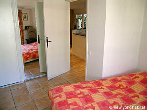 Paris T2 appartements location vacances - chambre (PA-1934) photo 2 de 5