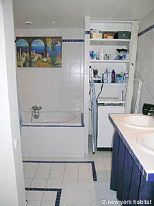 Paris T2 appartements location vacances - salle d'eau 1 (PA-1934) photo 1 de 7