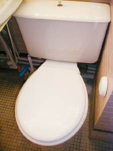 Paris Studio accommodation - bathroom (PA-1956) photo 3 of 3 Paris Studio accommodation - bathroom (PA-1956) photo 3 of 3