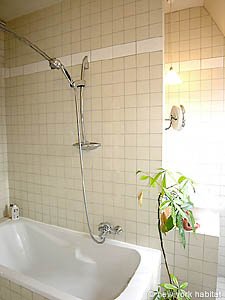 Paris 2 Bedroom apartment - bathroom 3 (PA-1971) photo 1 of 6