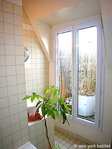 Paris 2 Bedroom apartment - bathroom 3 (PA-1971) photo 5 of 6