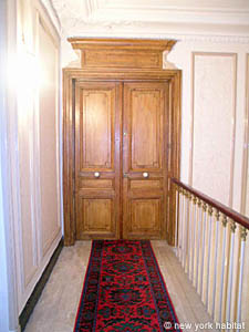 Paris 2 Bedrooms apartment - bathroom 1 (PA-1983) photo 1 of 4