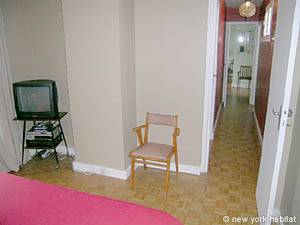 Paris 2 Bedrooms apartment - bedroom 1 (PA-2001) photo 3 of 5