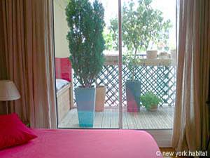 Paris 2 Bedrooms apartment - bedroom 1 (PA-2001) photo 4 of 5