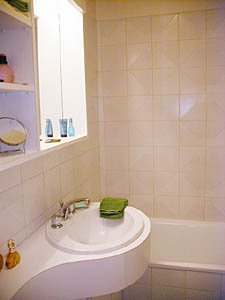 Paris T2 logements location appartements - salle d'eau (PA-2004) photo 2 de 4