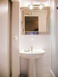 Paris Studio/T1 logements location appartements - salle d'eau (PA-2014) photo 1 de 4