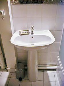 Paris Studio/T1 logements location appartements - salle d'eau (PA-2014) photo 3 de 4