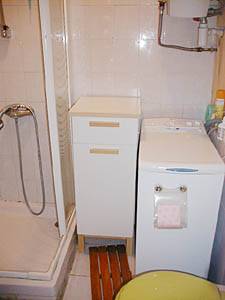 Paris 2 Bedroom accommodation - bathroom 1 (PA-2022) photo 3 of 3