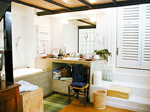 Paris T2 - Triplex - Maison citadine appartements location vacances - salle d'eau 1 (PA-2067) photo 2 de 4