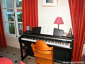 Paris 4 Bedroom accommodation - living room (PA-2075) photo 7 of 12
