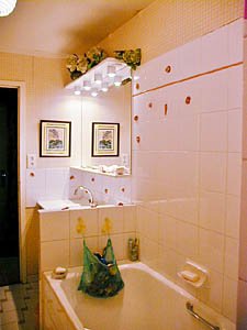Paris 4 Bedroom accommodation - bathroom 2 (PA-2075) photo 2 of 3