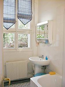 Paris T2 appartement location vacances - salle d'eau 1 (PA-2076) photo 1 sur 3