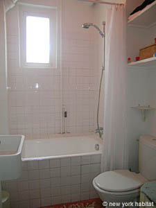 Paris 6 Zimmer wohnungsvermietung - badezimmer 1 (PA-2077) photo 1 von 3