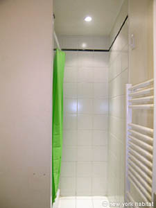 Paris Studio accommodation - bathroom (PA-2102) photo 2 of 3