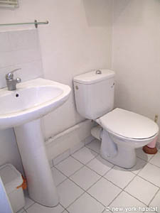 Paris Studio accommodation - bathroom (PA-2102) photo 1 of 3