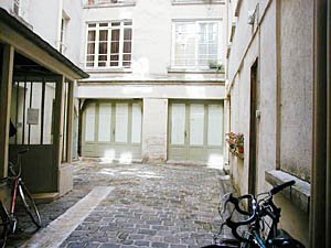Paris T2 logement location appartement - autre (PA-2117) photo 1 sur 4