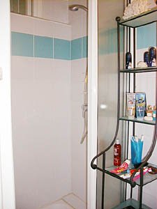Paris 2 Bedroom accommodation - bathroom 1 (PA-2141) photo 2 of 2