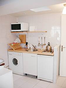 Paris Studio apartment kitchen photo 5