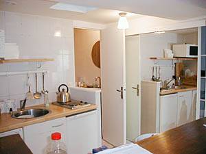 Paris Studio apartment kitchen photo 6