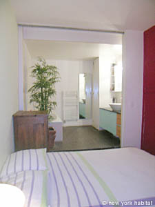 Paris 2 Bedrooms - Duplex apartment bedroom 1 photo 36