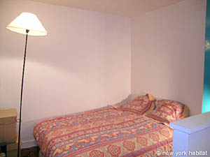 Paris 2 Bedrooms - Duplex apartment bedroom 2 photo 47