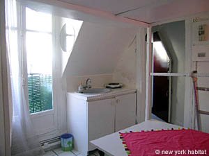 Paris Studio T1 logement location appartement - s&eacute;jour (PA-2155) photo 4 sur 12