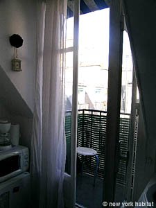 Paris Studio T1 logement location appartement - s&eacute;jour (PA-2155) photo 7 sur 12