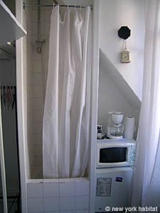 Paris Studio T1 logement location appartement - salle d'eau 1 (PA-2155) photo 1 sur 3