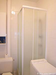 Paris 1 Bedroom apartment - bathroom (PA-2170) photo 1 of 4