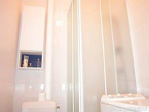 Paris 1 Bedroom apartment - bathroom (PA-2170) photo 3 of 4