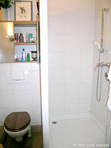 Paris 1 Bedroom apartment - bathroom (PA-2192) photo 3 of 3