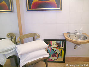 Paris 1 Bedroom apartment - bathroom (PA-2192) photo 2 of 3