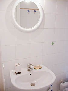 Paris Studio apartment - bathroom (PA-2195) photo 2 of 4