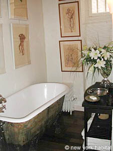 Paris T3 - Maison citadine logements location appartements - salle d'eau 1 (PA-2204) photo 1 de 2