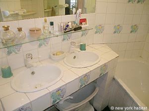 Paris T3 logements location appartements - salle d'eau 2 (PA-2221) photo 2 de 4