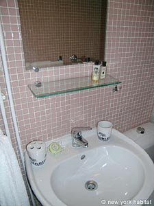 Paris Studio/T1 logements location appartements - salle d'eau (PA-2243) photo 1 de 4
