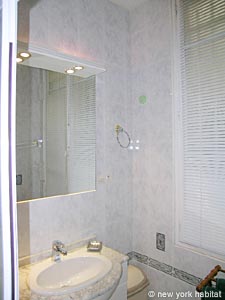 Paris 1 Bedroom apartment - bathroom 1 (PA-2265) photo 4 of 5